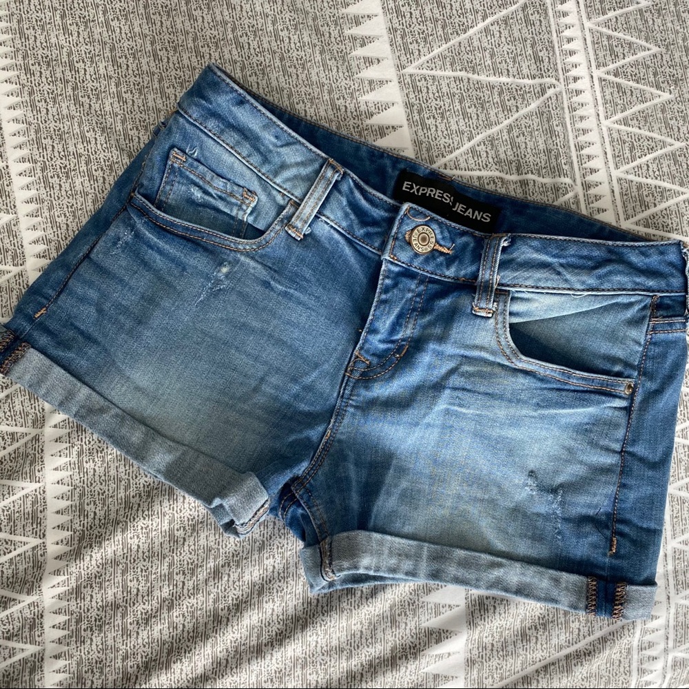 Women’s Express denim shorts